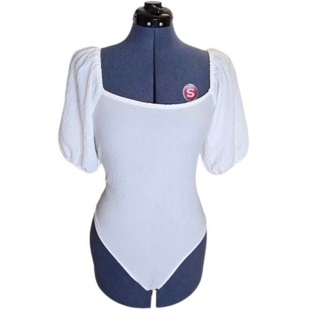 ASTR white crepe puff sleeve square neck body suite size medium - Picture 3 of 14